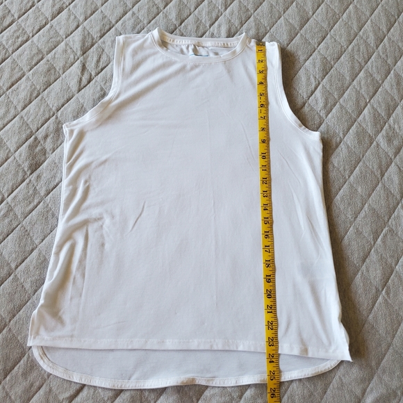 ⭐4/$20 Columbia Women's White Tank Top Medium - Picture 7 of 8